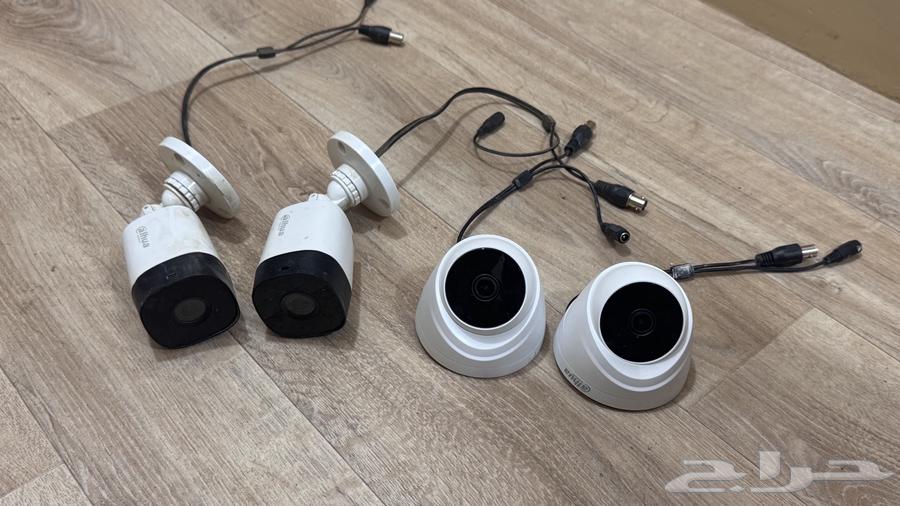Surveillance cameras63270063703298111