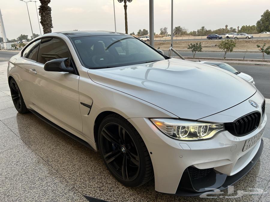 BMW M4 201563182300993282112