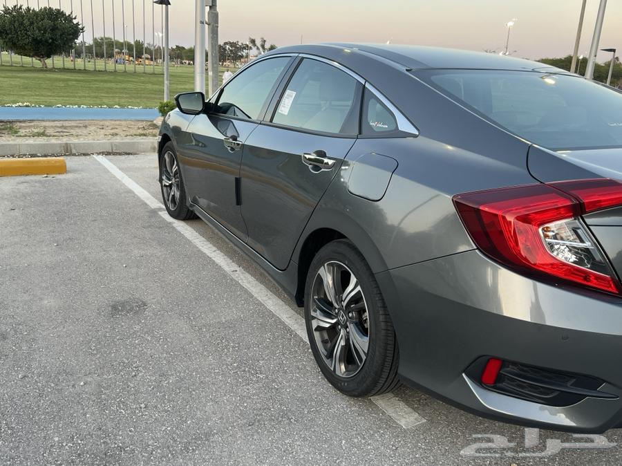Honda civic في حالة الوكاله والممشى 12 الف كيلو فقط63182315140227111