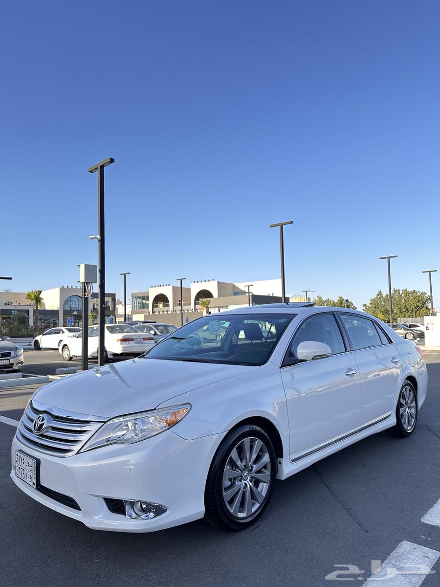 Avalon 2012, almost new.63179909450369111