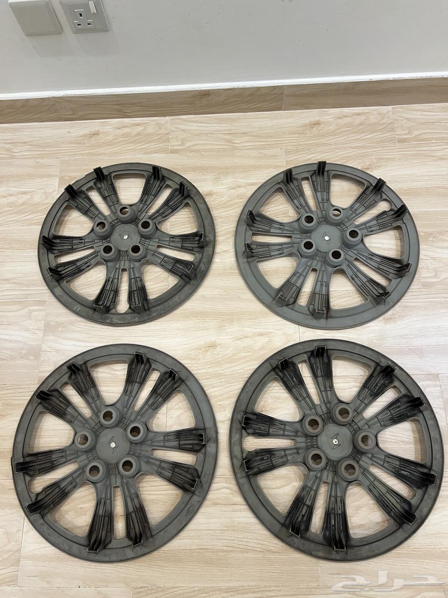 Original text appears to be in Arabic with possible spelling/grammar issues. Corrected Arabic meaning: "Tire for Sonata 11-15 original agency sold."  
Translation in en (ISO639-1):

Tire for Sonata 11-15, original agency, already sold.63180872283907114