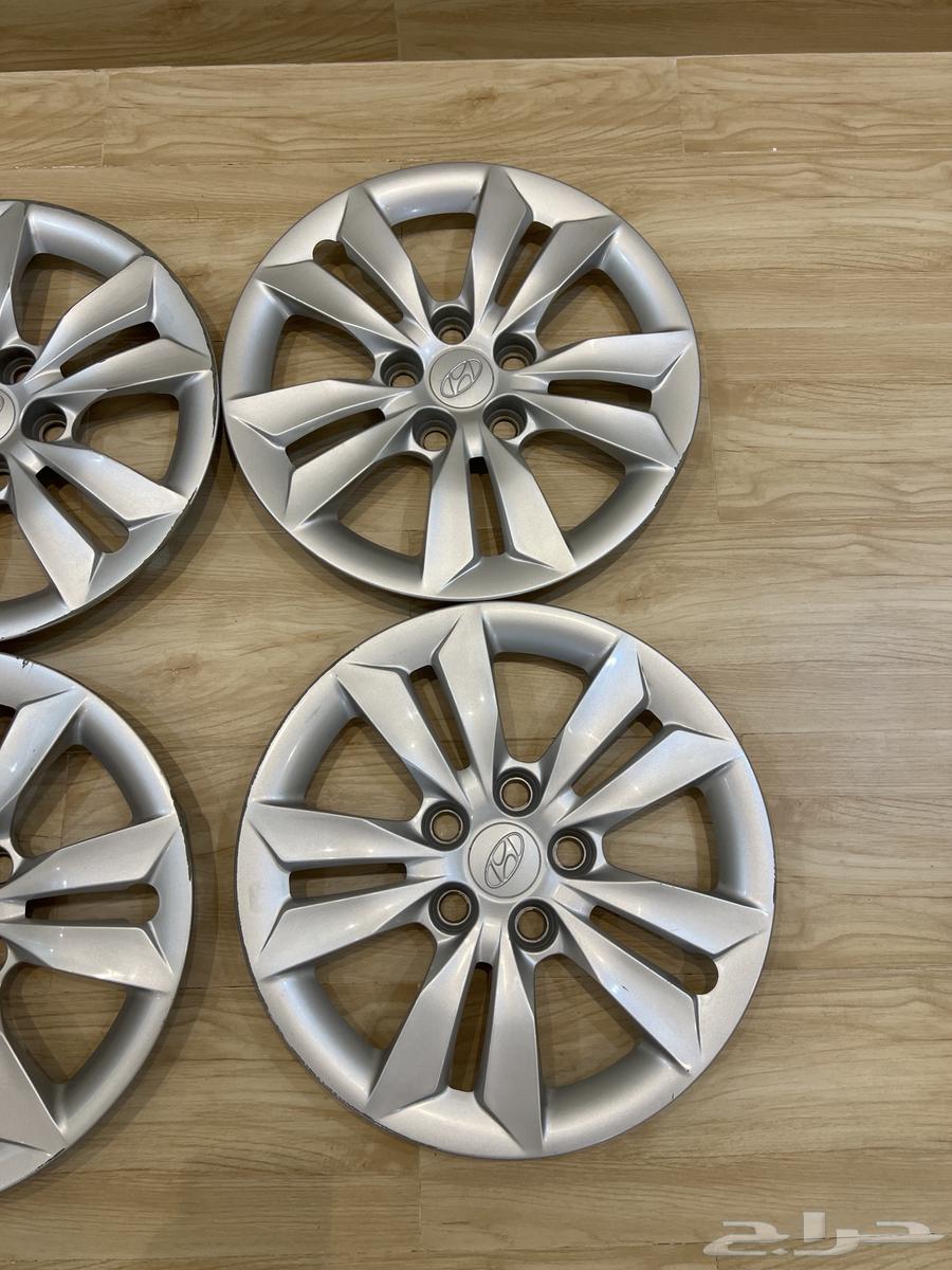 Original text appears to be in Arabic with possible spelling/grammar issues. Corrected Arabic meaning: "Tire for Sonata 11-15 original agency sold."  
Translation in en (ISO639-1):

Tire for Sonata 11-15, original agency, already sold.63180872283907111