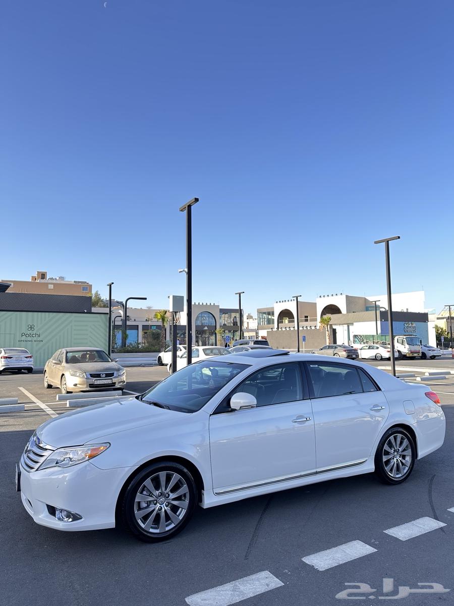 Avalon 2012, almost new.63179909450369114