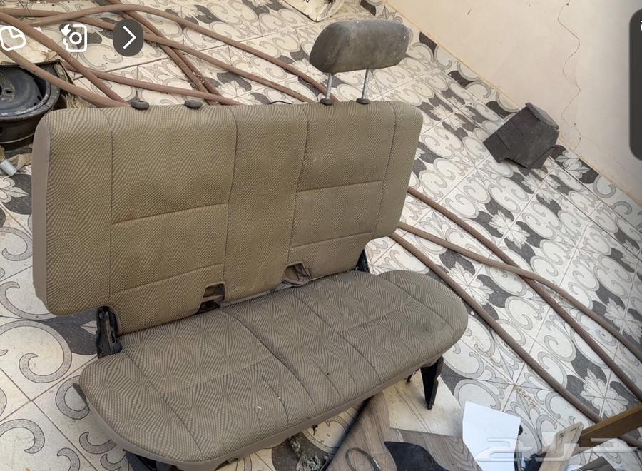 Original text appears to be in Arabic but contains grammatical and lexical errors. After correction and translation into English (en):

A brand new 2014 quarter pocket bed, clean and unused, except for the frame without a lock.63179411805954111
