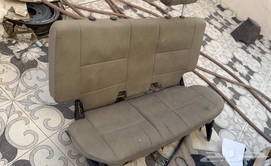 Original text appears to be in Arabic but contains grammatical and lexical errors. After correction and translation into English (en):

A brand new 2014 quarter pocket bed, clean and unused, except for the frame without a lock.631794118059541124