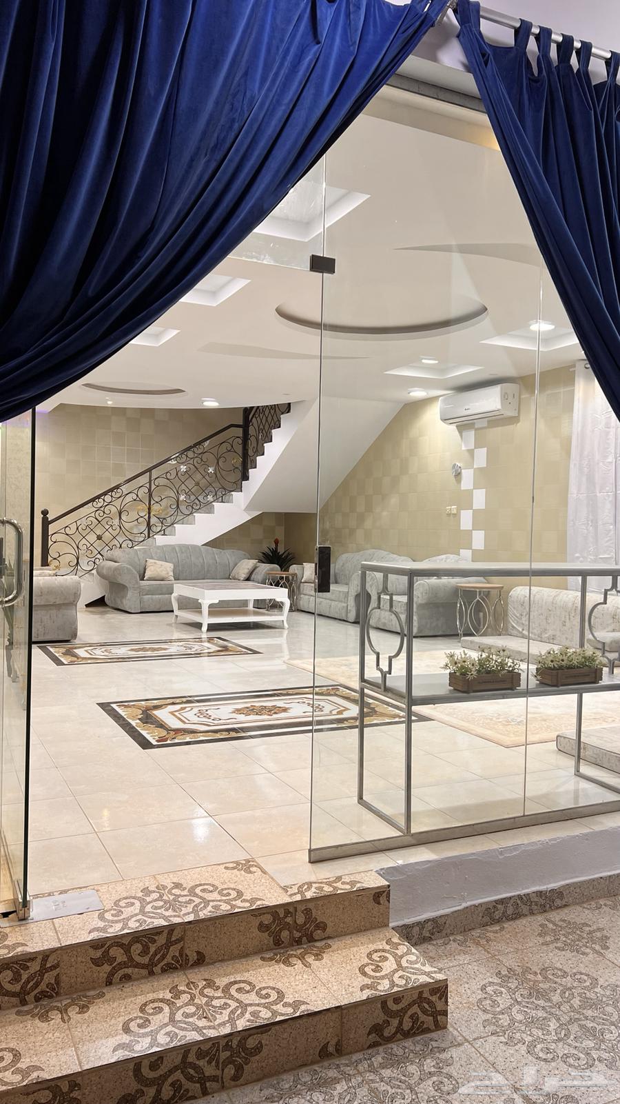 Villa in two parts63014273175042112
