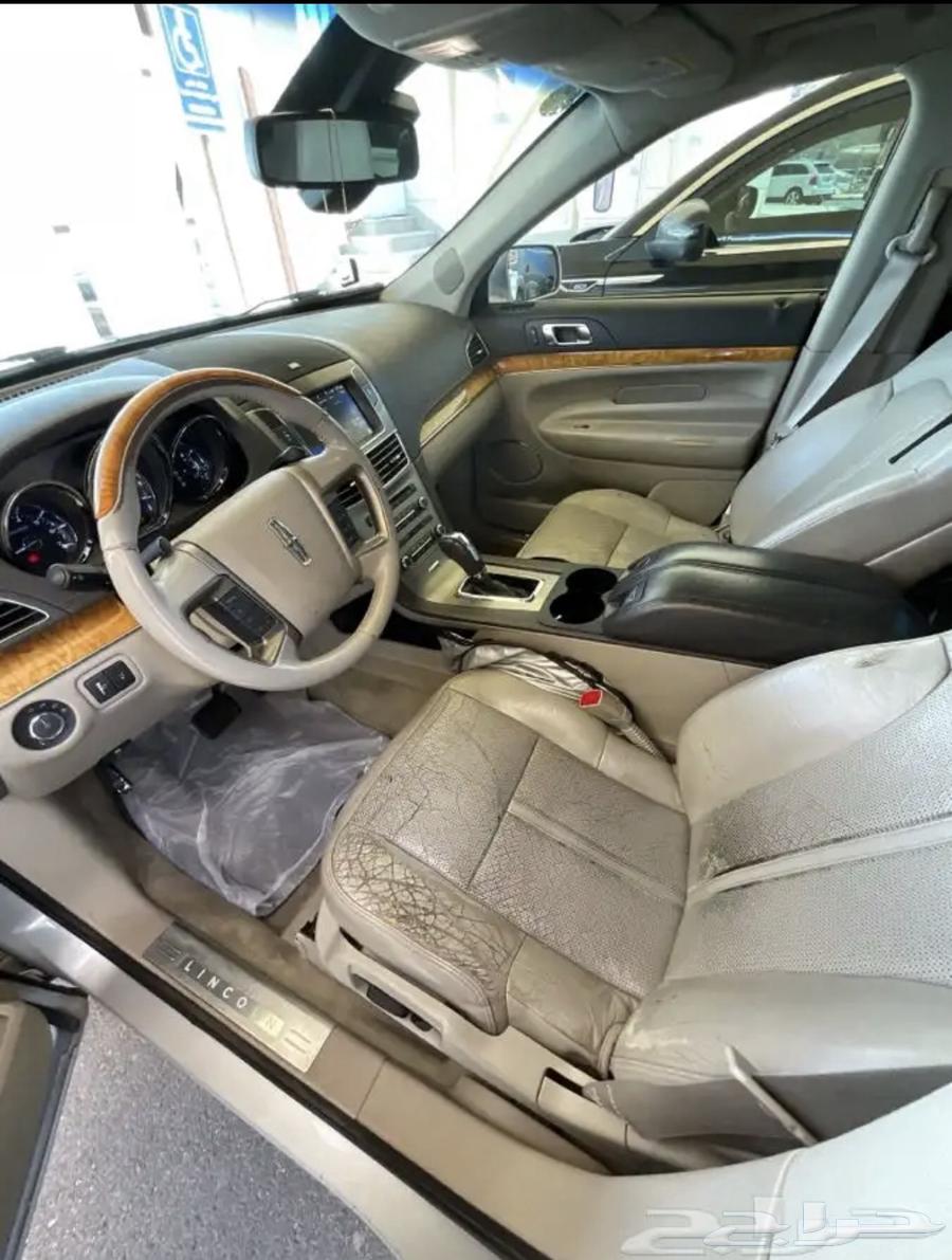 Lincoln MKT 2012 Silver63177166069634114