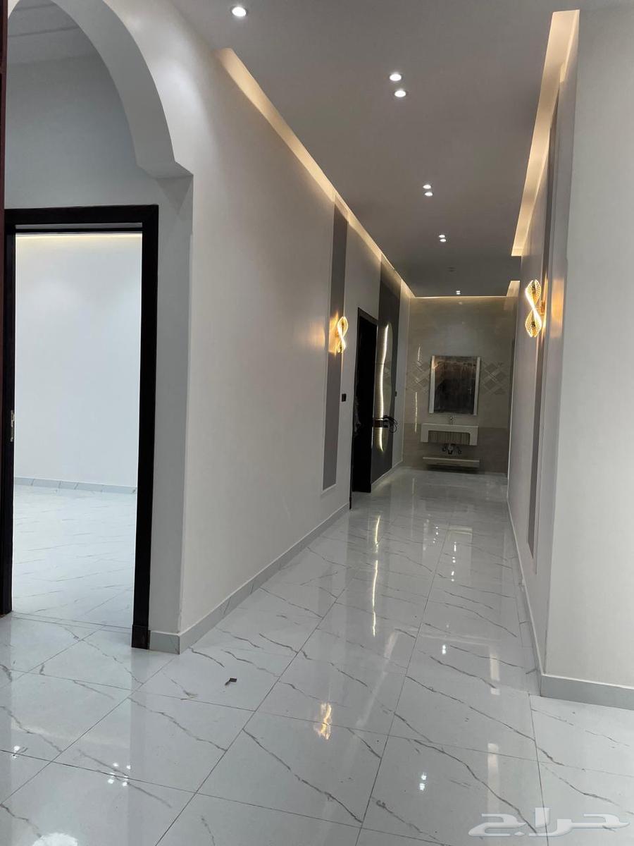 For sale: a floor and an apartment63011204709249112