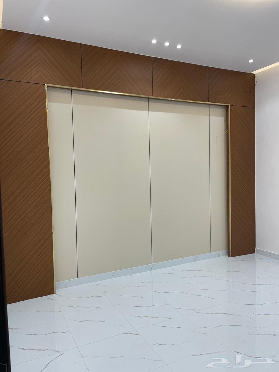 For sale: a floor and an apartment63011204709249111