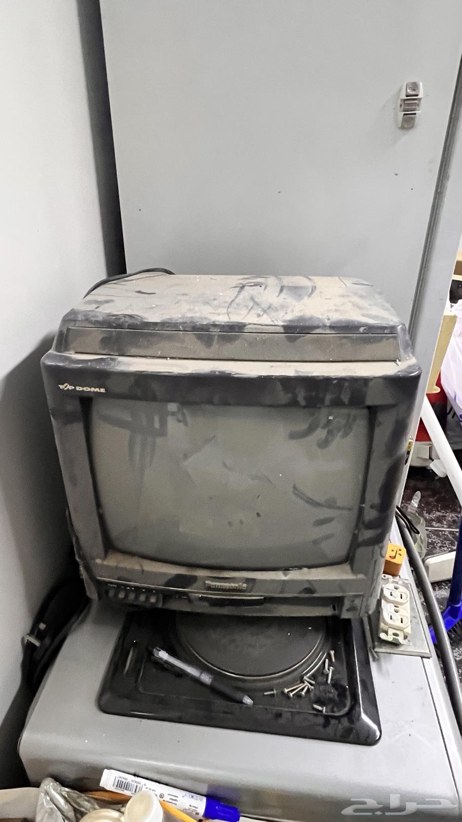 Old televisions63487254967427113