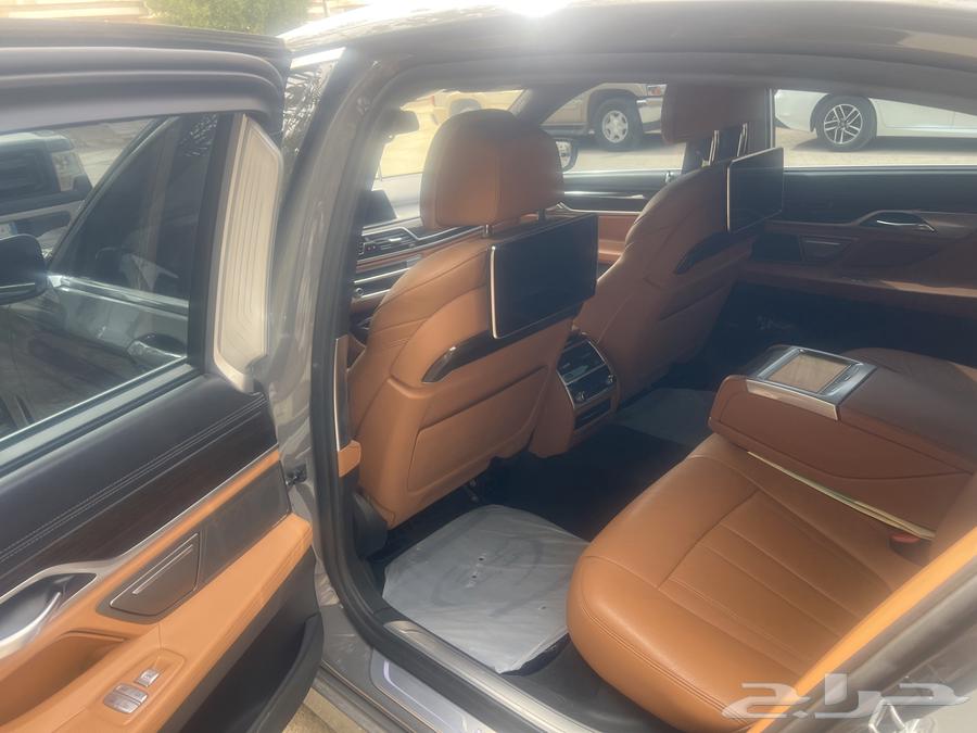 BMW 730, cement color, 202063174858022274112