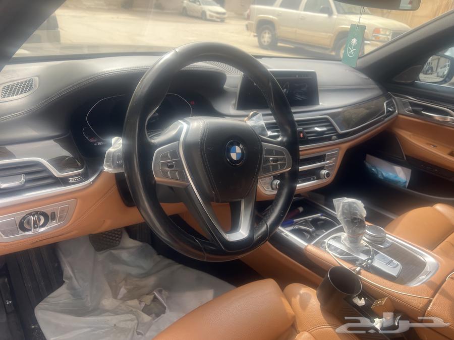 BMW 730, cement color, 202063174858022274113