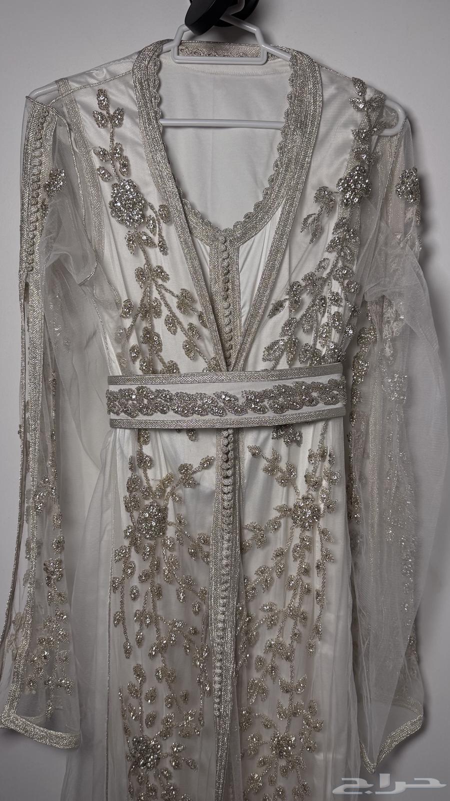 White noble kaftan63113379205378113