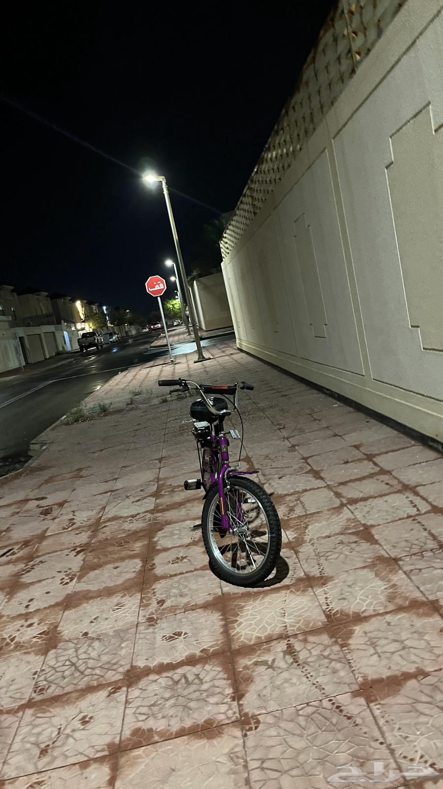 Rambow bike is purple in color, the bike has no defects, it is shiny and has a unique color.63114566380547117