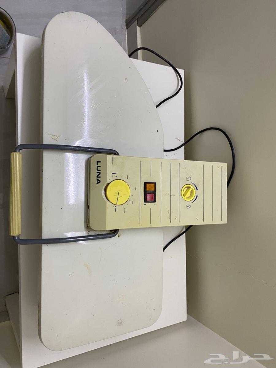 Ironing clothes631138003260181125