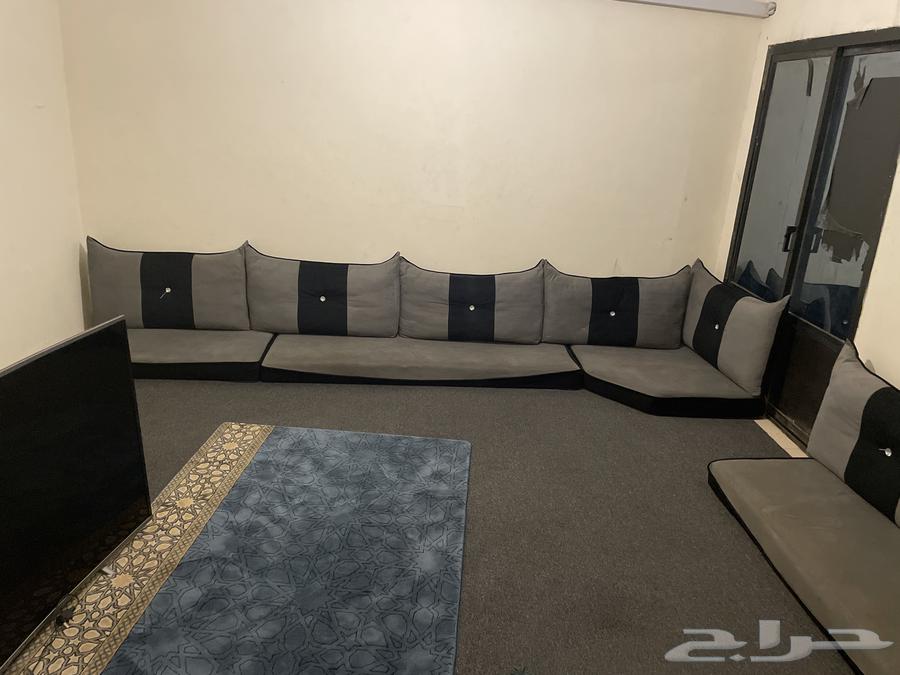 Floor sale session and a 65-inch curved screen63114168617091111