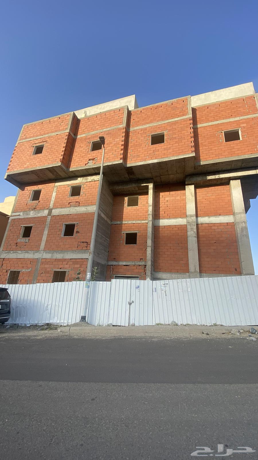 عمارة تجارية عظم للبيع بالزايدي على شارع 64م63010377450369112