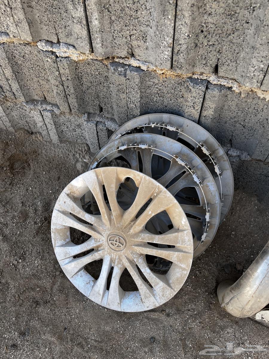 Hilux spare tire, jack, and agency stored since 201363171329802755112