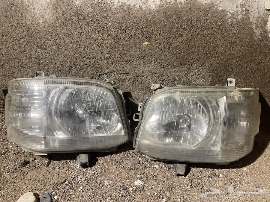 Car headlights for a 2012 model bus631708737000981116