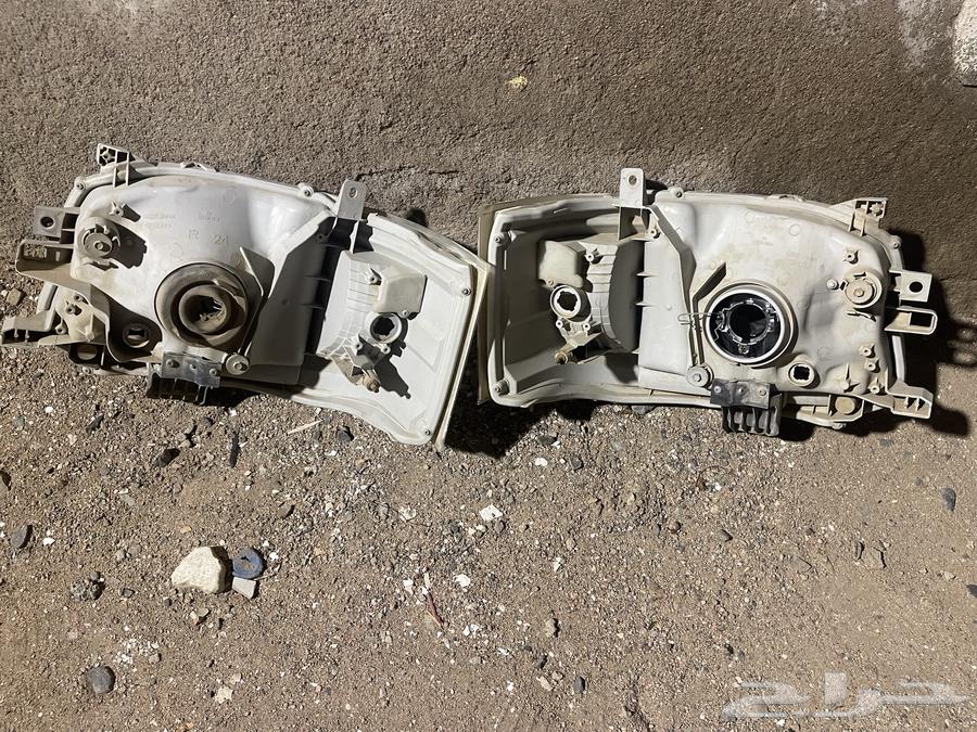 Car headlights for a 2012 model bus63170873700098111