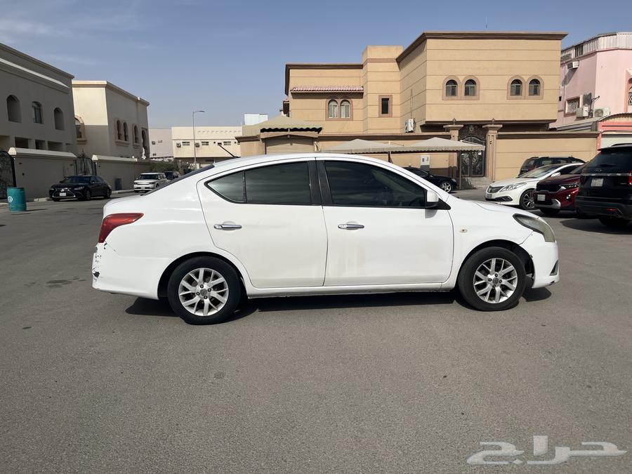 Nissan Sunny 201563172738267650111