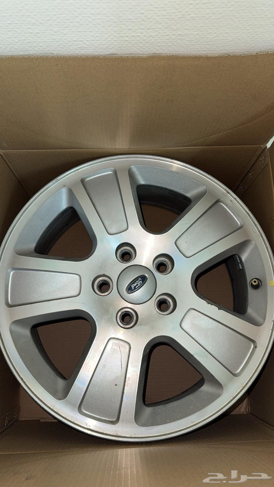 Ford Victoria agency rims.63170894788739112