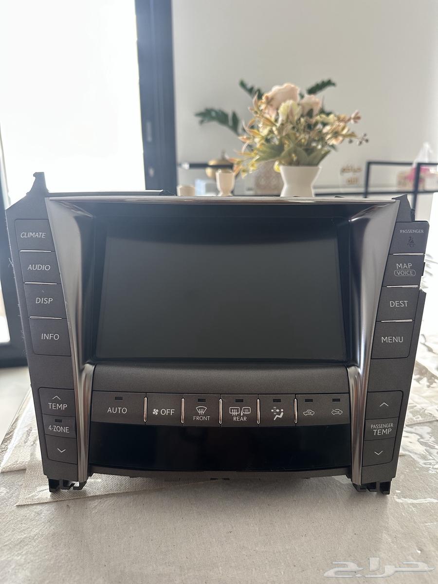 Very clean Lexus 460 screen, in agency condition631690090782751114