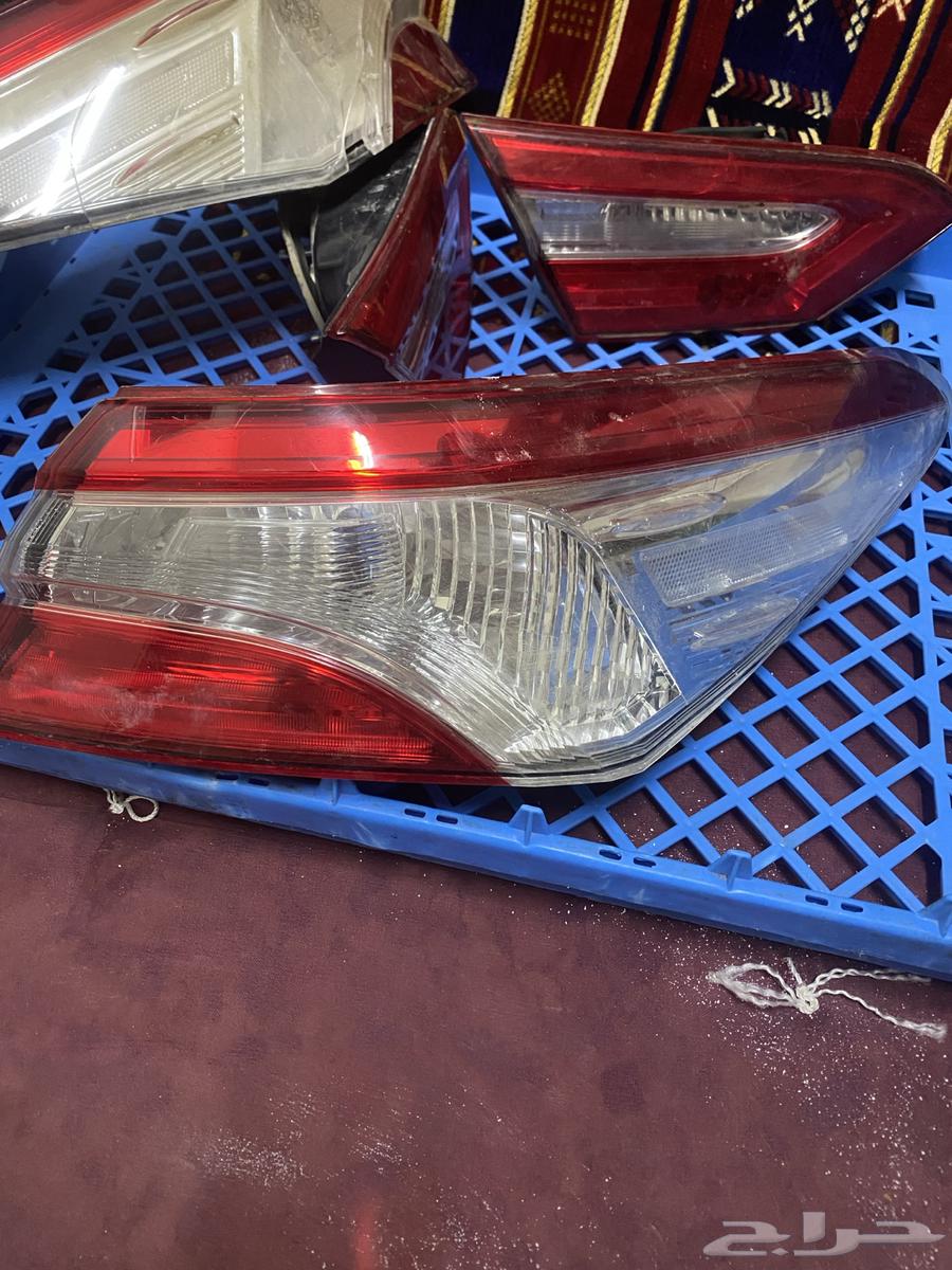 Camry 2018 showroom, the agency no longer has one with only a minor dent.63169511001474111