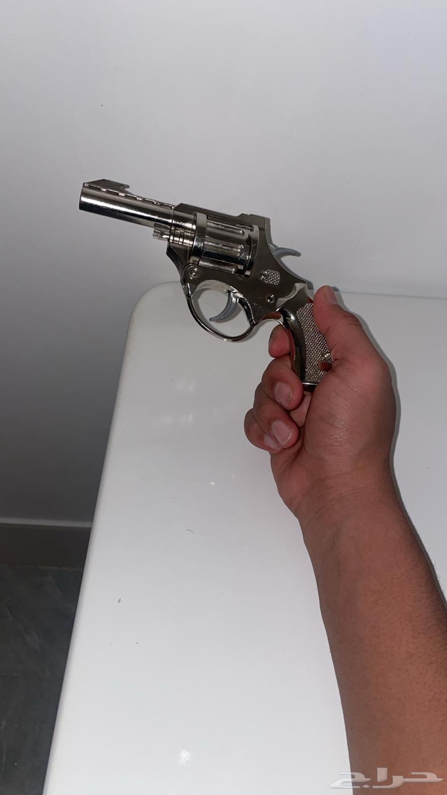 This gun is a toy that has been sold.63107520295939113