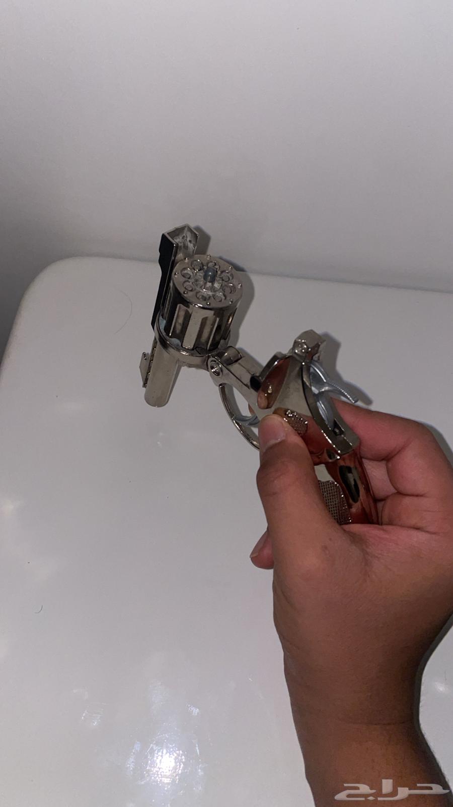 This gun is a toy that has been sold.63107520295939112