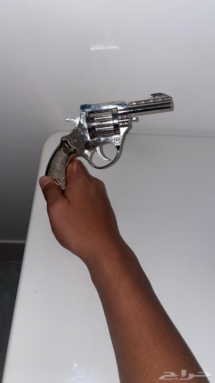 This gun is a toy that has been sold.631075202959391115
