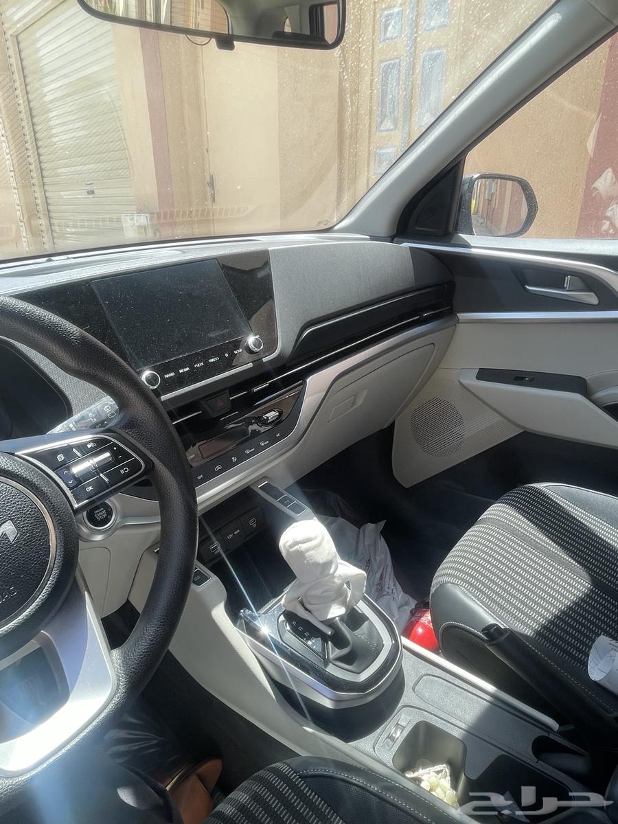 Kia Carens model 202463167629893762113
