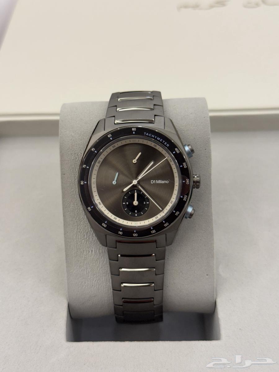 ESSENTIAL BLACK CHRONOGRAPH ساعه d1 ميلانو جديده631082940166421118