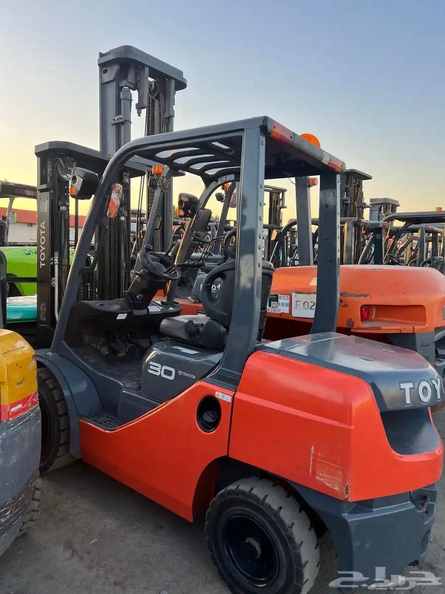 Forklifts for daily and monthly rental, forklift for rent63444001557889111