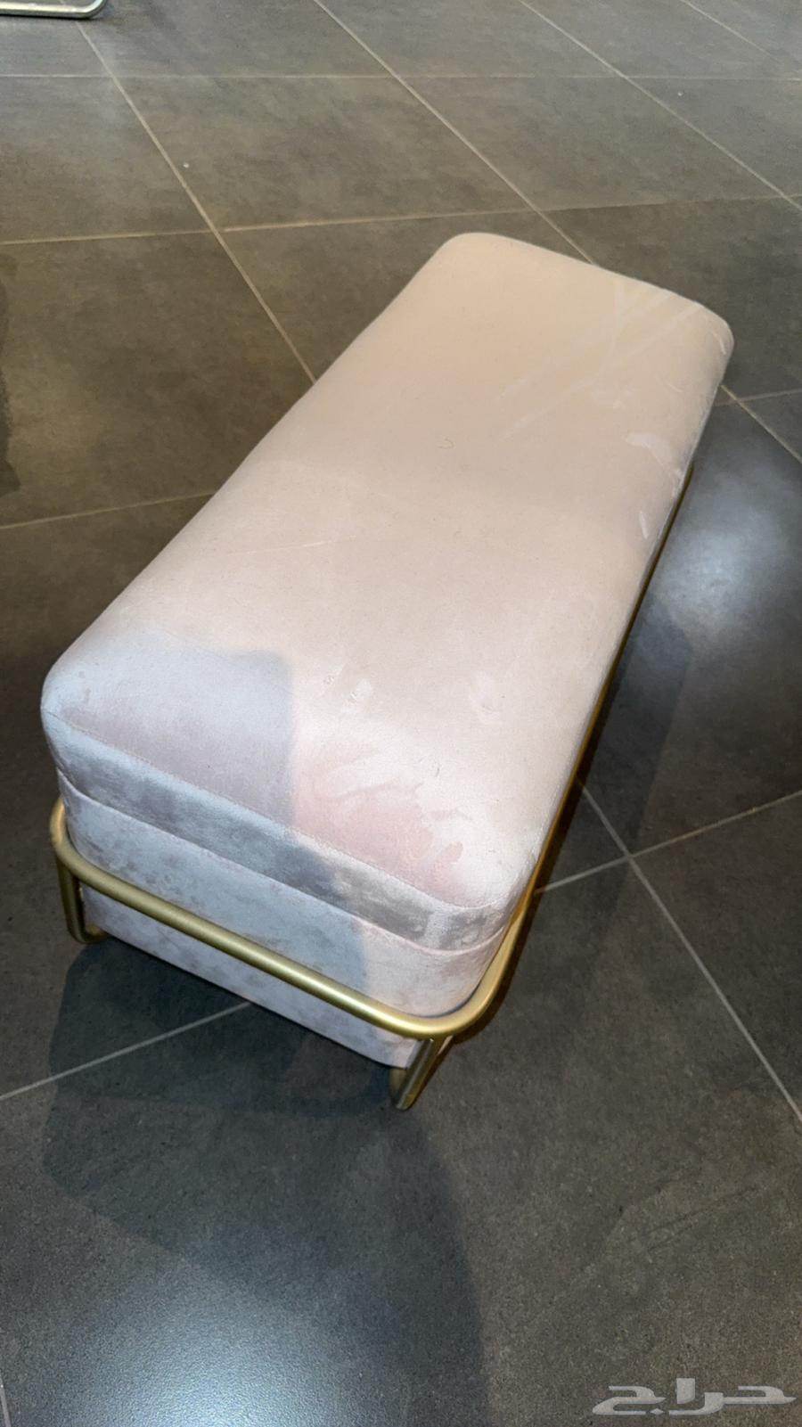 A carpet box with a width of 70 cm, height of 19 cm, light pink velvet color63106031570049112