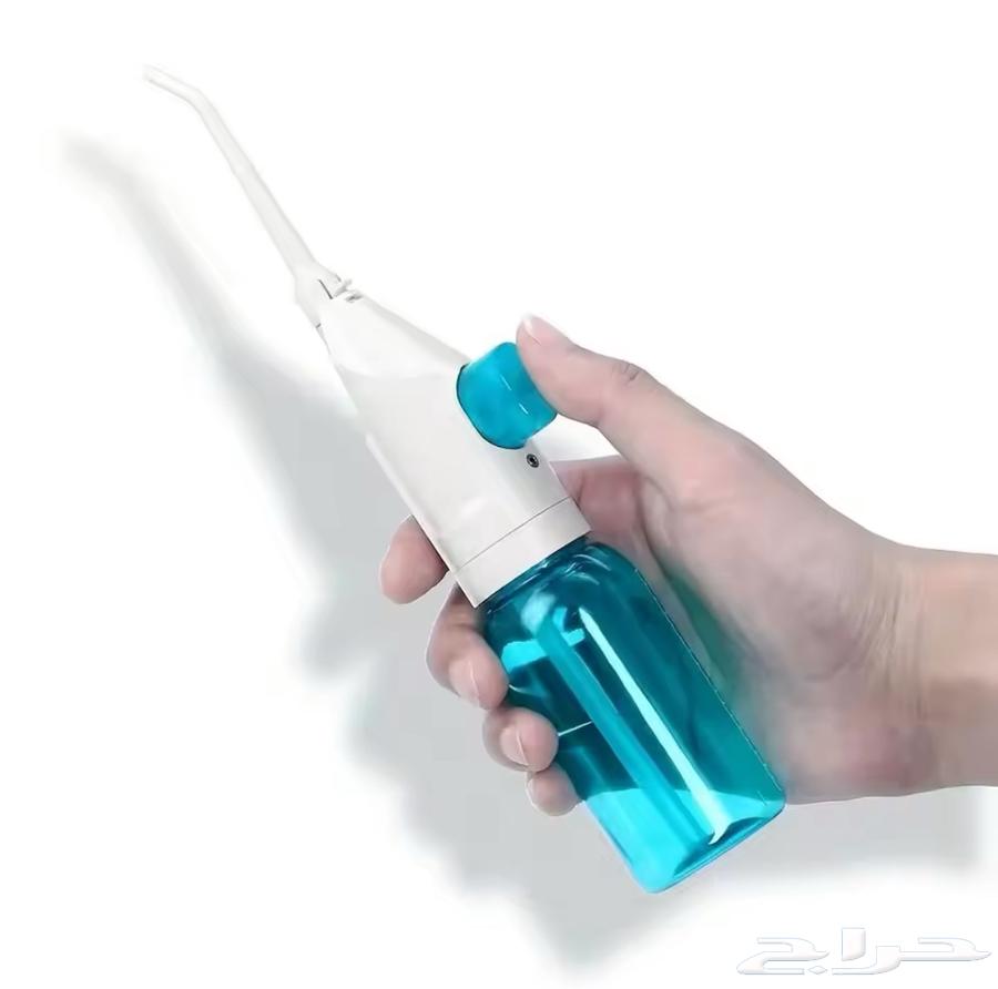 Manual tooth cleaning device63104917196802112