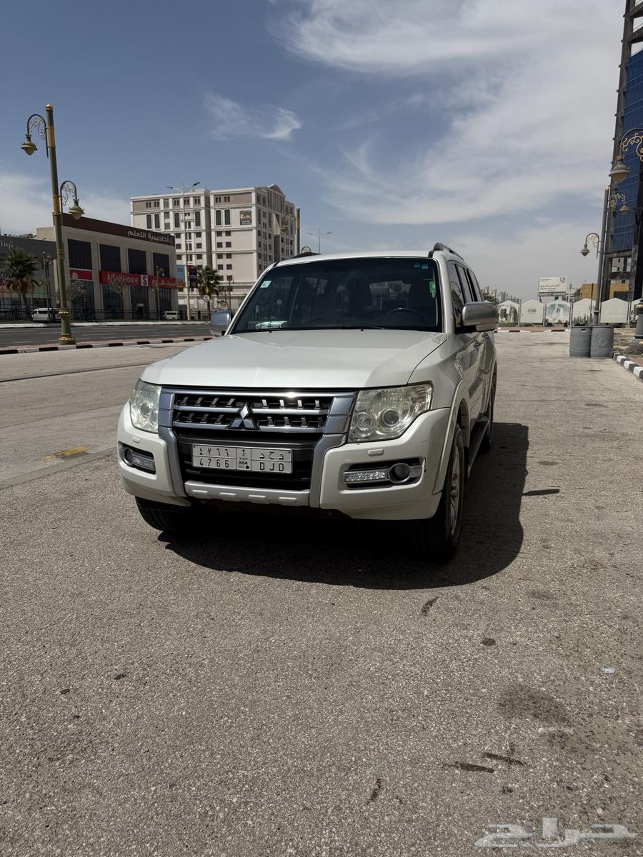 Pajero 2017 with a large 3.8 engine, fully loaded631643518856991126