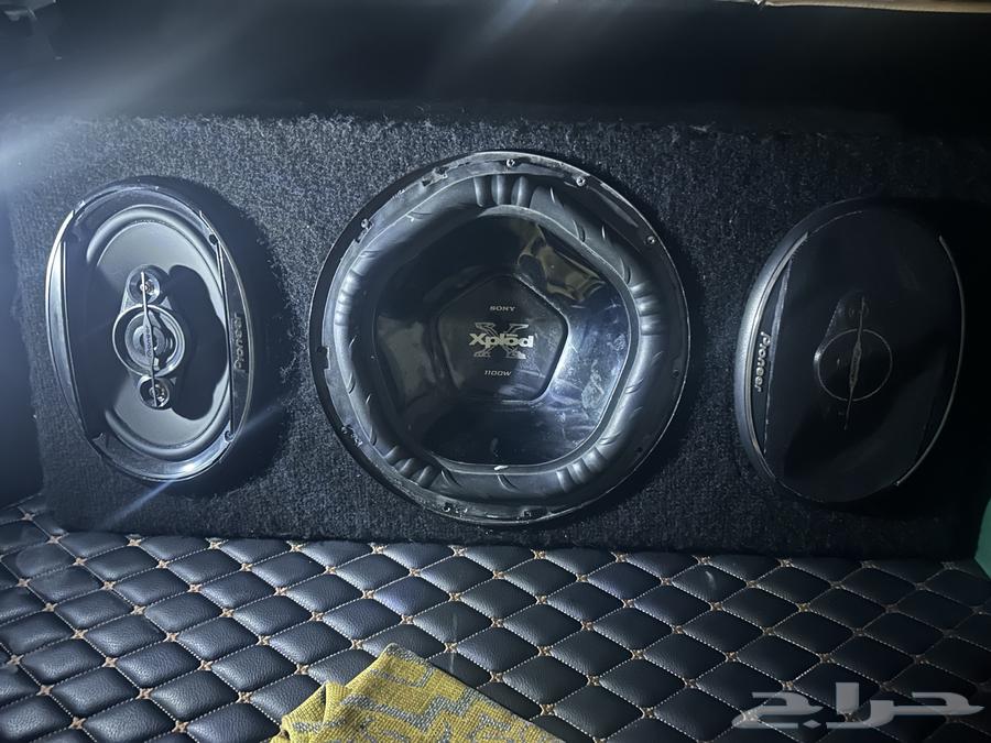 Sound system with speakers and enclosure63104178314627112