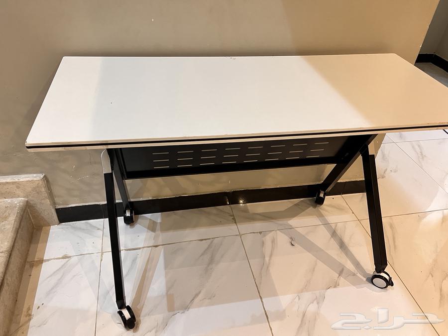 طاولة رسم هندسي قابله للتعديل مستعمله للبيع63107917521282114
