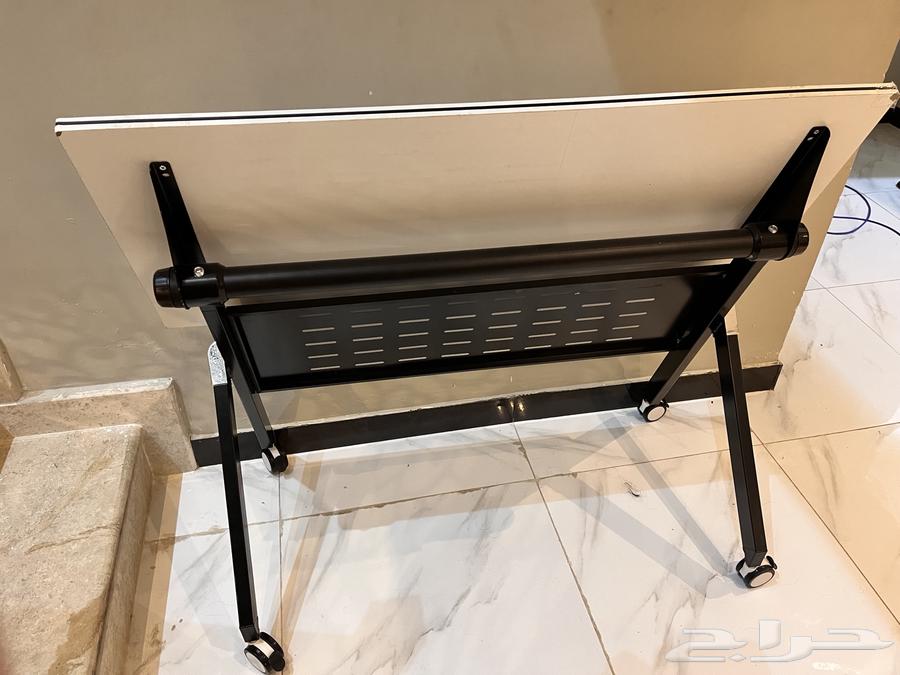 طاولة رسم هندسي قابله للتعديل مستعمله للبيع63107917521282112