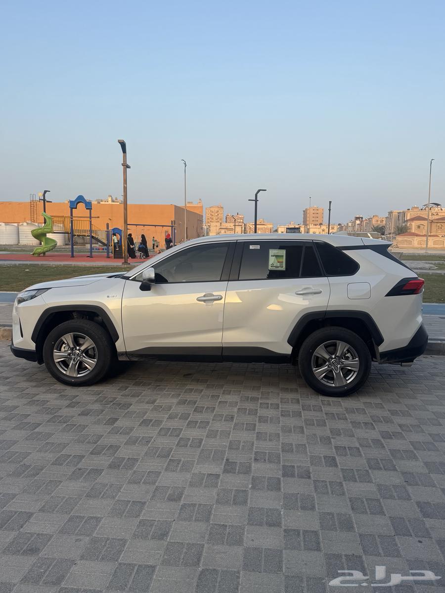 RAV4 car for rent - 2025 Hybrid 4X463162514370561112