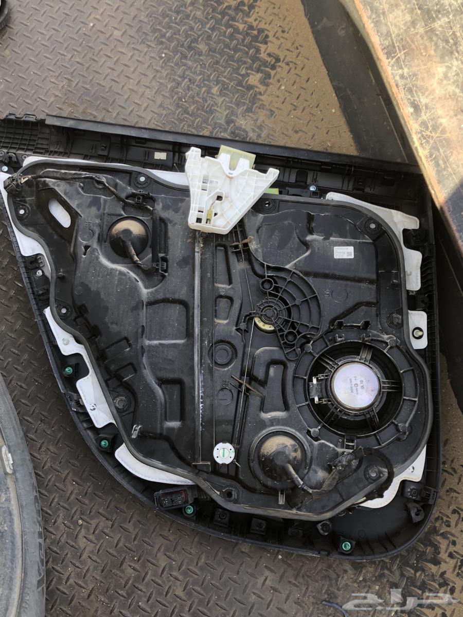 Full door trim, speaker cover, and right rear door speaker panel63160200711681111