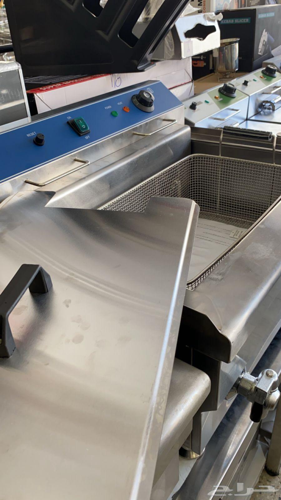 Sandwich press, waffle maker, potato oven, potato cutter, buffet equipment63102676023426113