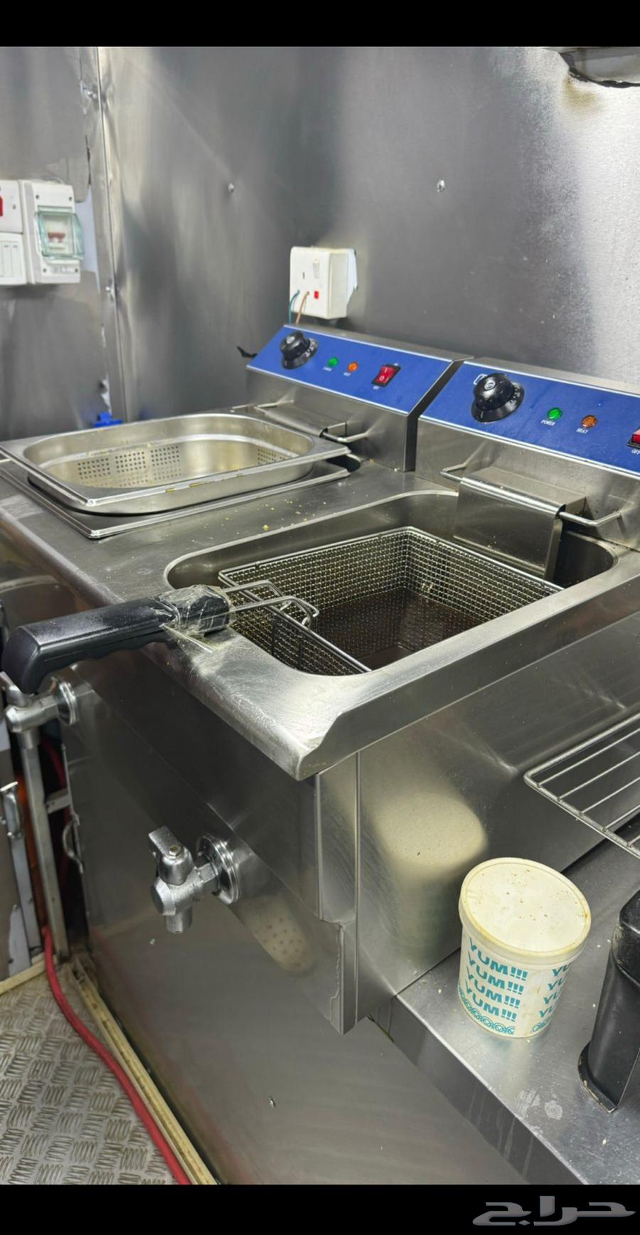 Sandwich press, waffle maker, potato oven, potato cutter, buffet equipment63102676023426112