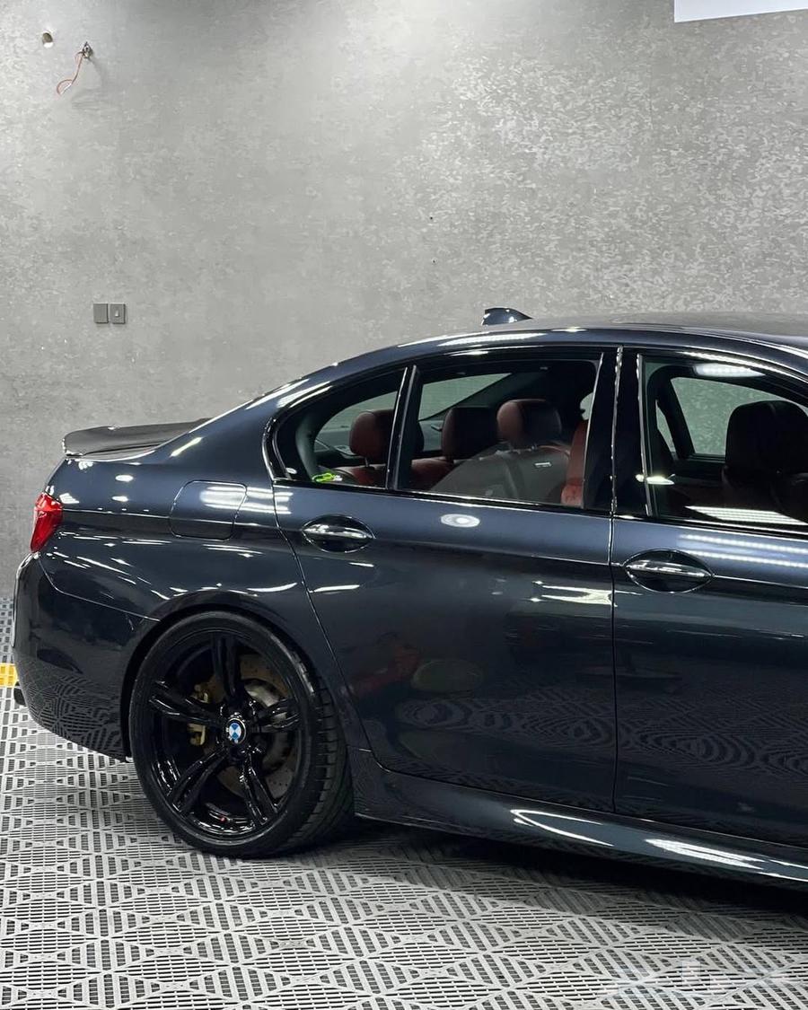 BMW M5 F10 201263153732802434114