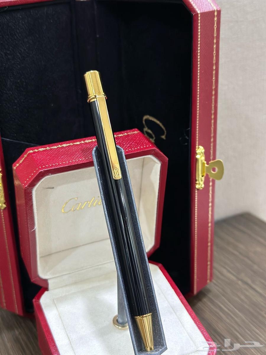Cartier Santos Black Watch is one of the rare pieces.631012160323871111