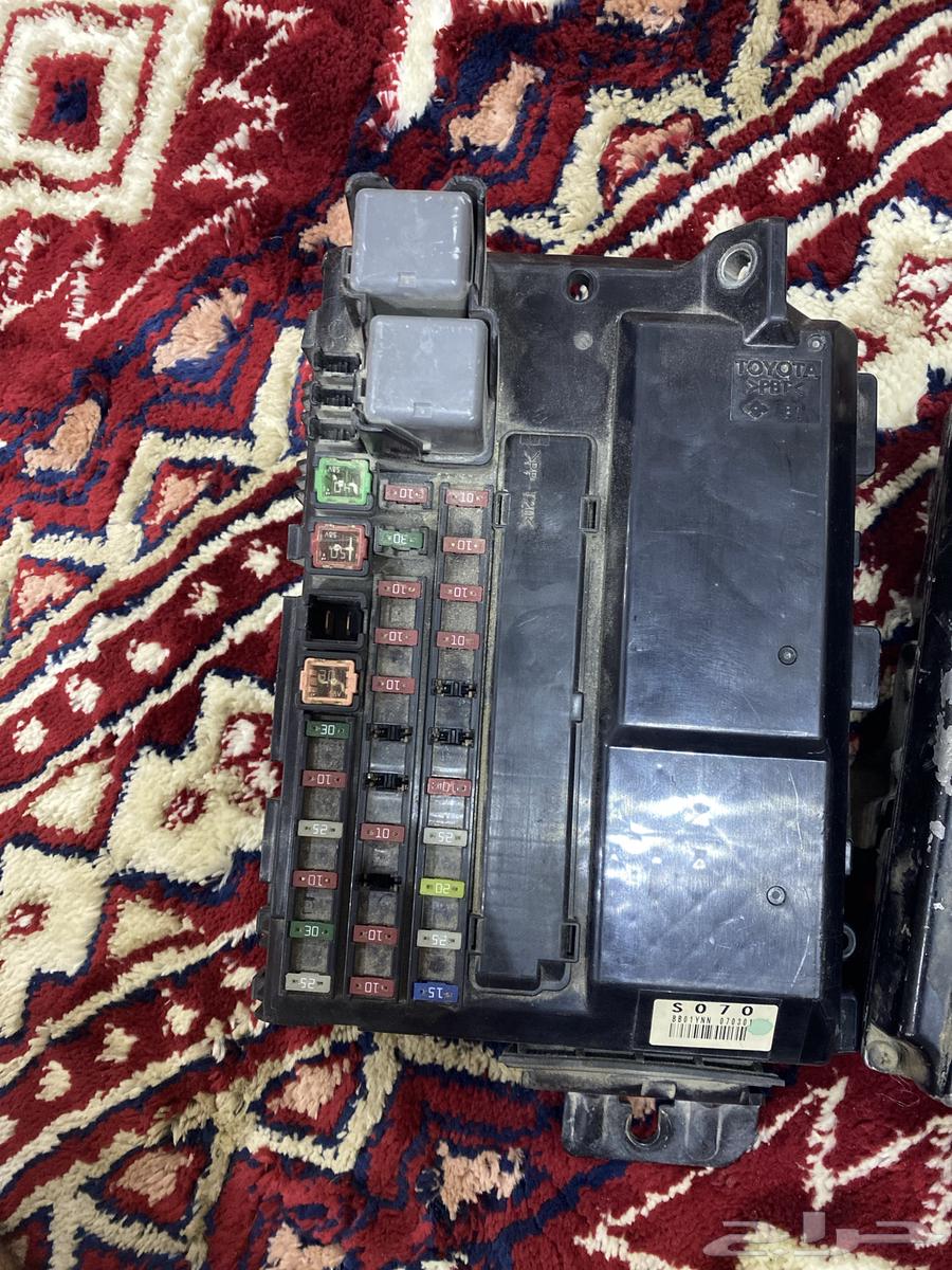 Hydraulic device and fuse base63156568299521112