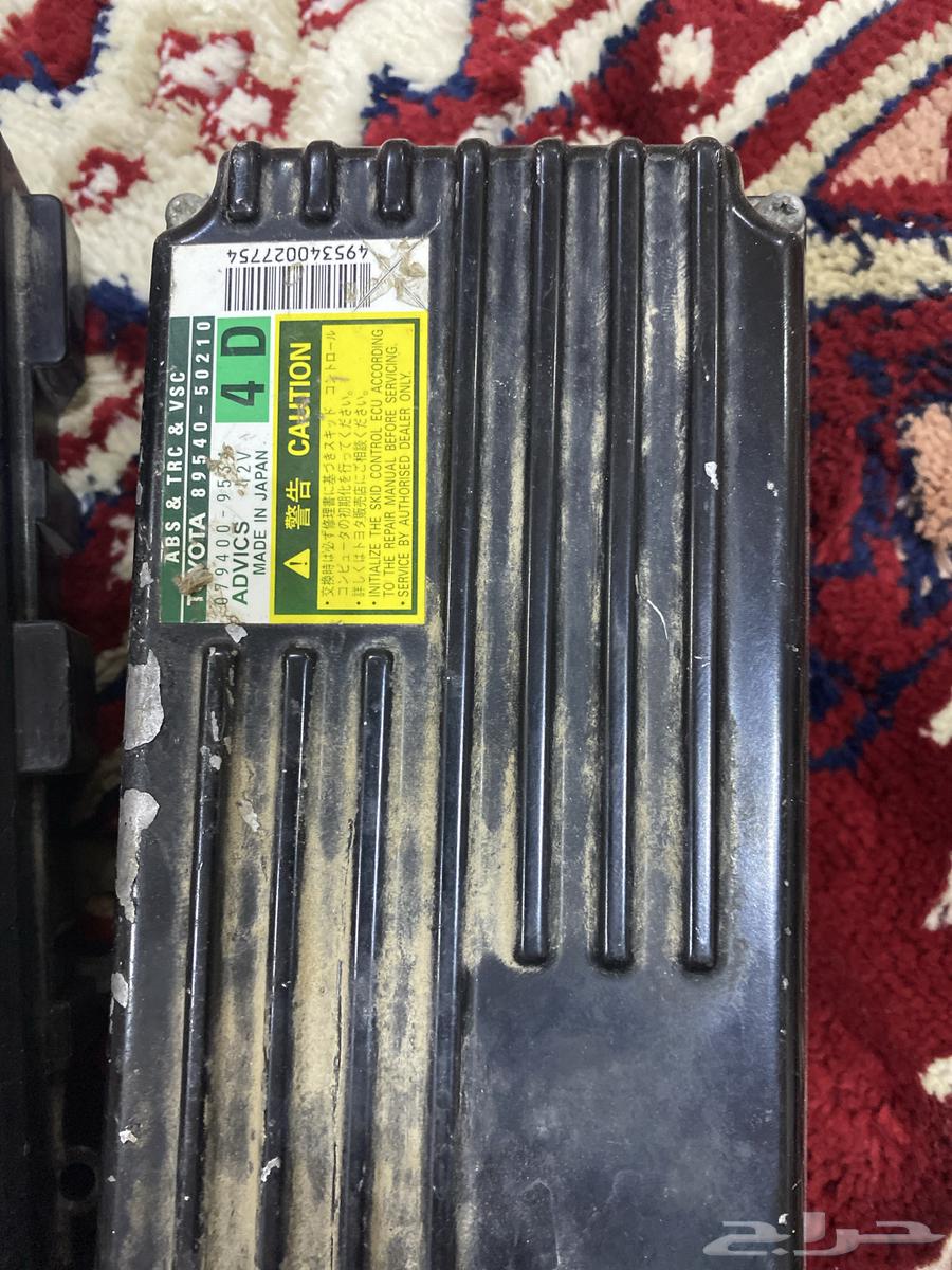 Hydraulic device and fuse base63156568299521113