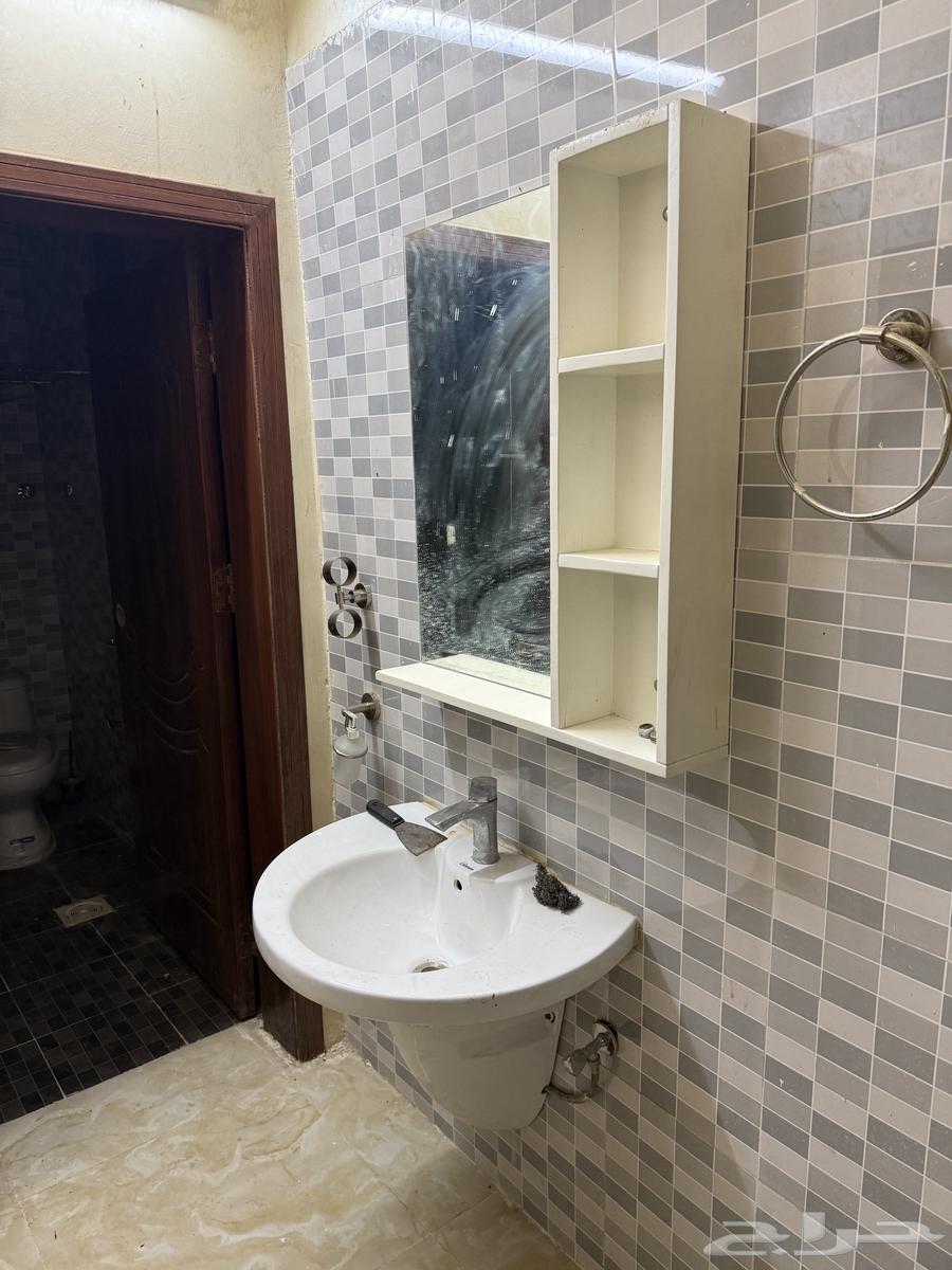 For sale: sink and bathtub631005209089291110