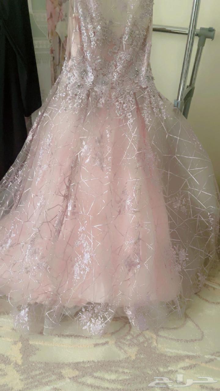 Very elegant and beautiful dress, I can't wear it, it's new and fits sizes M, L, XL63196387627395114
